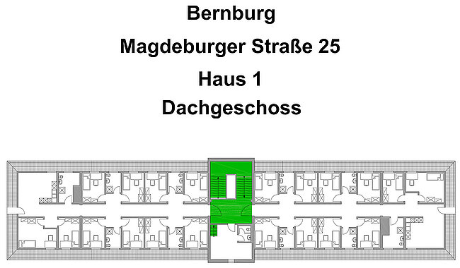 "Grundriss eines Dachgeschosses in Bernburg, Magdeburger Straße 25, Haus 1. Ein Raum im zentralen Bereich ist grün markiert. Der Grundriss zeigt mehrere Zimmer und Türen entlang eines Flures."