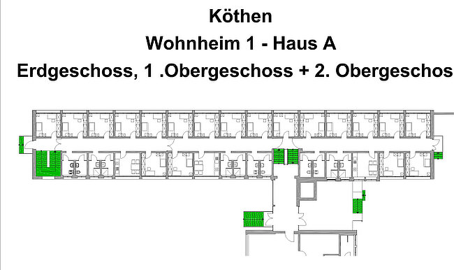 "Grundriss von Wohnheim 1 - Haus A in Köthen. Dargestellt sind das Erdgeschoss, 1. Obergeschoss und 2. Obergeschoss mit Zimmern, Fluren und Gemeinschaftsräumen. Grüne Flächen kennzeichnen besondere Bereiche wie Treppenhäuser oder Aufenthaltsräume."